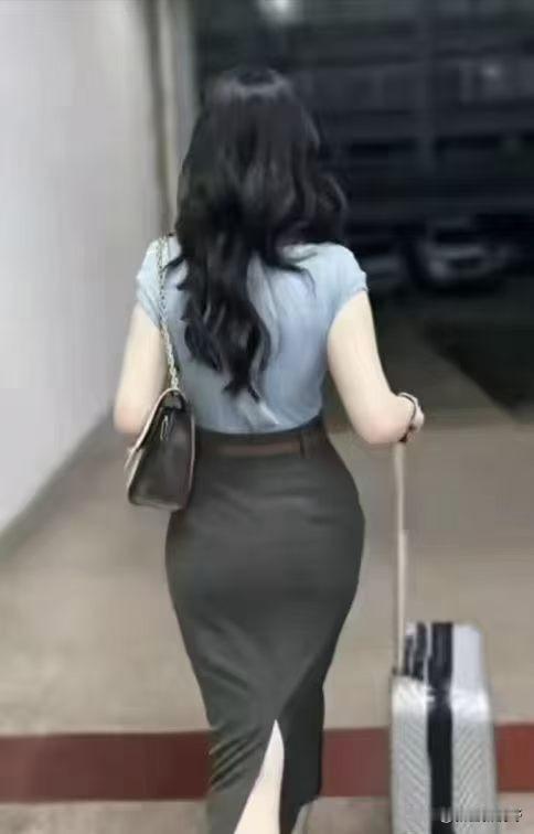 优雅出行，背上行囊，开启新旅程！什么样的旗袍穿起来不老气 大龄剩女要找的是真爱吗