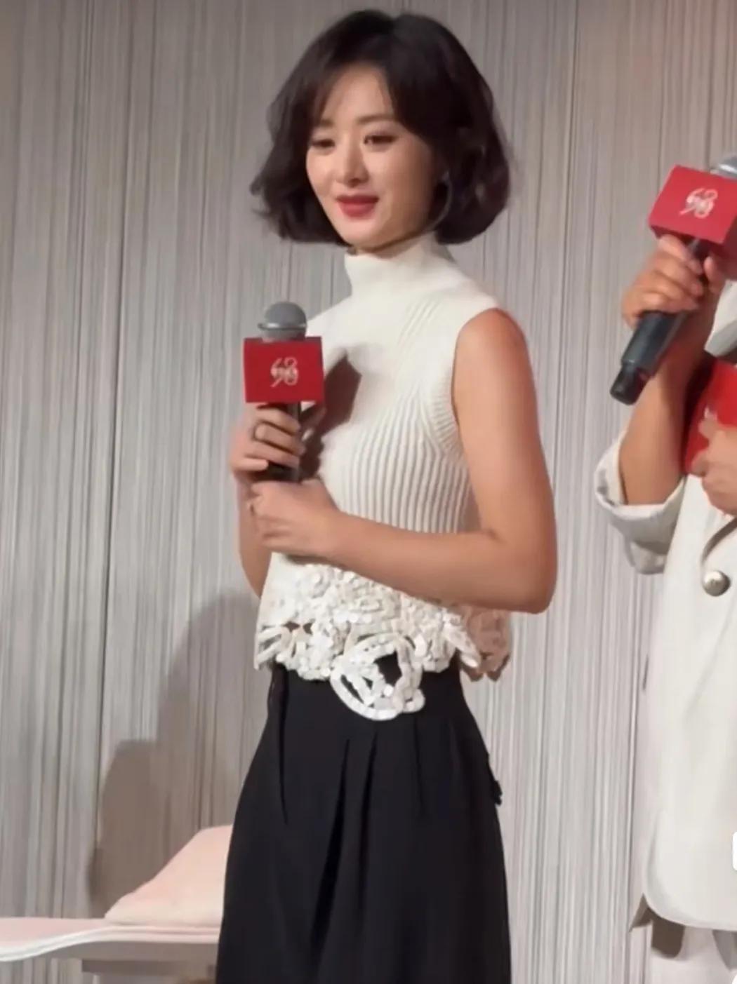 赵丽颖获奖后首次露面，说自己事业心又强了，本来就优秀，只是本色而已。加油！