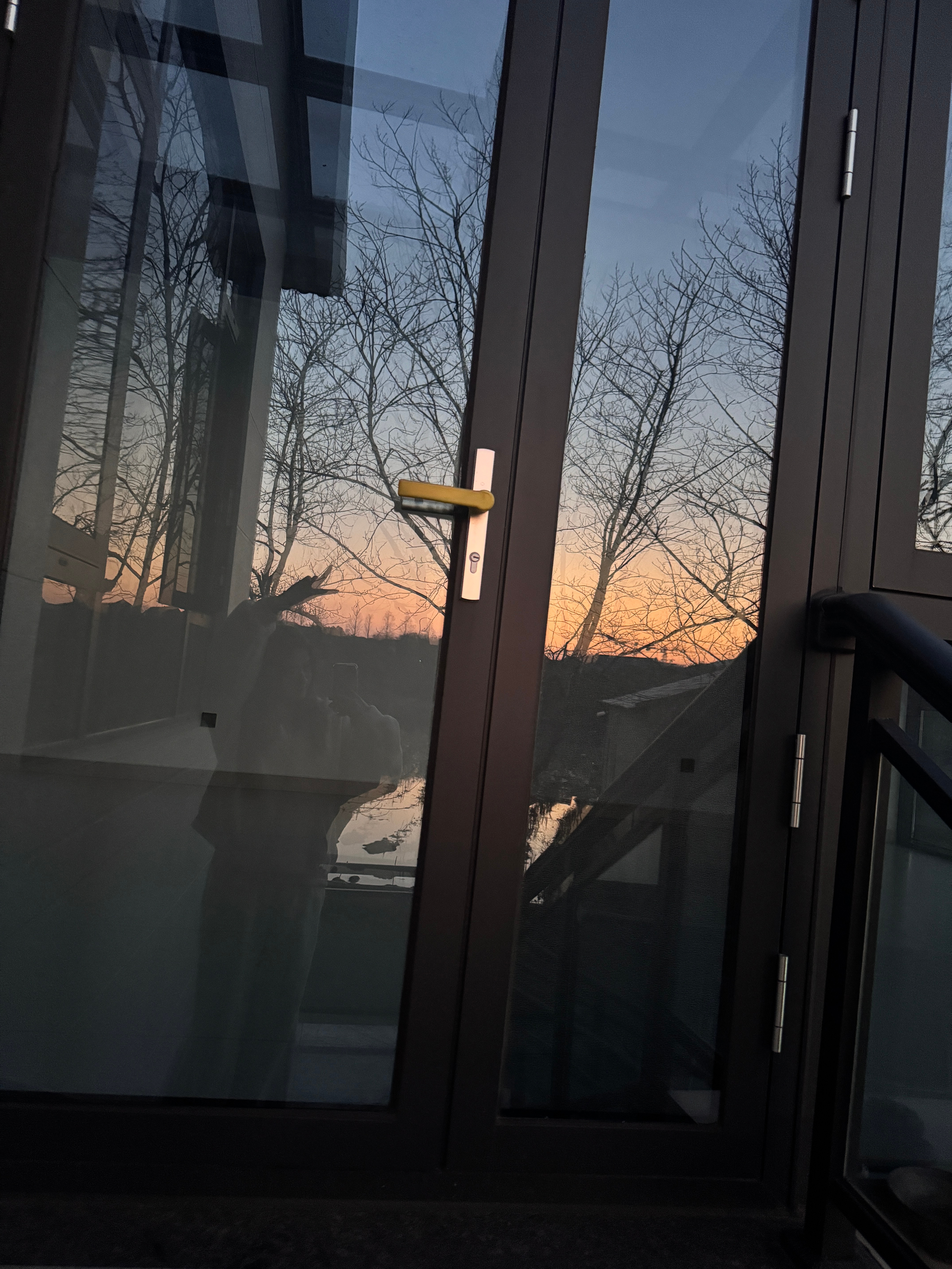 明天闹钟终于可以调到8点以后了