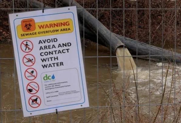 我们有句老话“福无双至，祸不单行”，老特在这个周末就过得极其狼狈。
先是美国最高