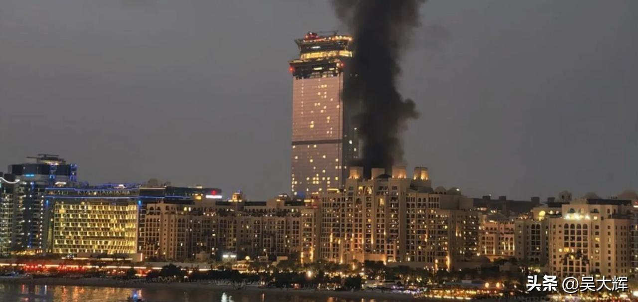 阿联酋宣布击退伊朗袭击：132枚弹道导弹与195 架无人机
 
阿联酋国防部在3