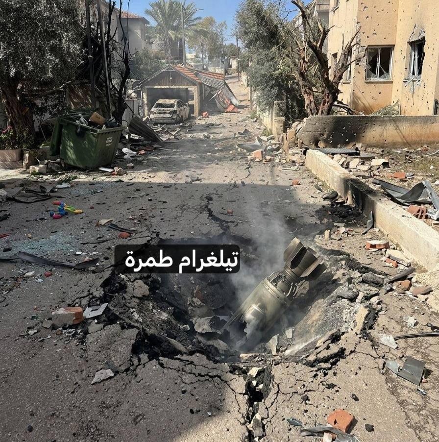 伊朗对以色列的报复性打击已造成损失 伊朗导弹击中以色列北部一栋9层建筑，造成严重