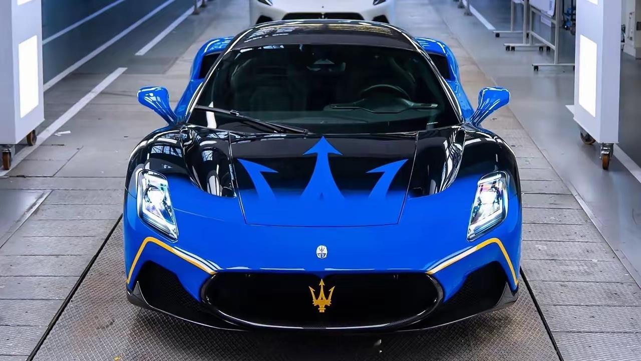 35万纯电玛莎拉蒂被一抢而空这一波降价直接把豪车圈炸锅了，90万的车跌到35万，