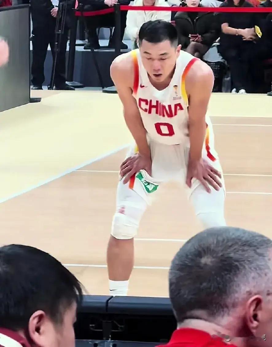 高诗岩虽说打球很努力、很投入，但空篮上不进，作为一名职业球员来说，真的说不过去。