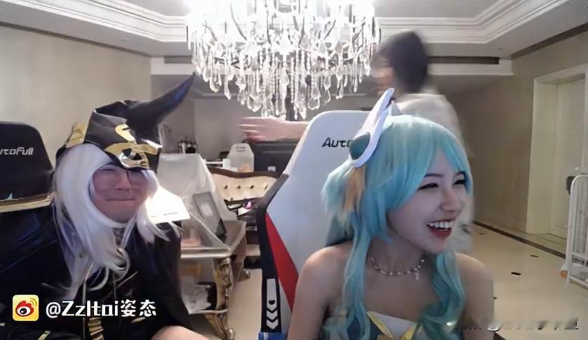 姿态Rita之Cos环节：你艾希我奶妈[狗头]
Rita是真好看，姿态是真小丑[