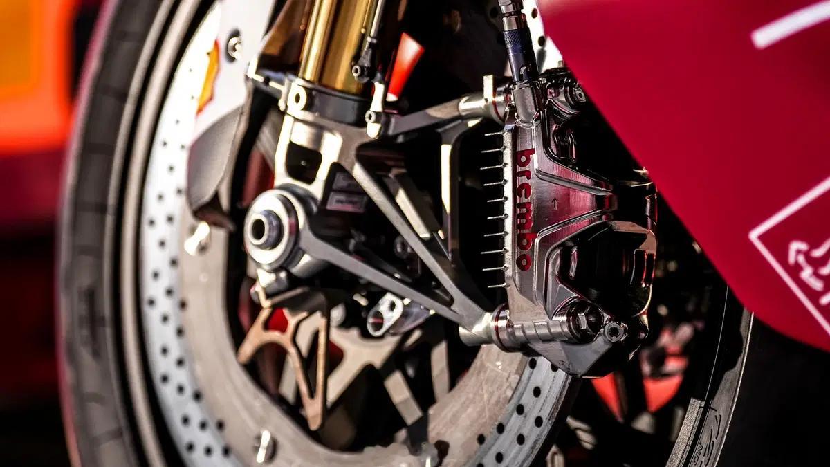 Brembo宣布为2027年WorldSBK新时代提供碳陶瓷刹车系统Brembo