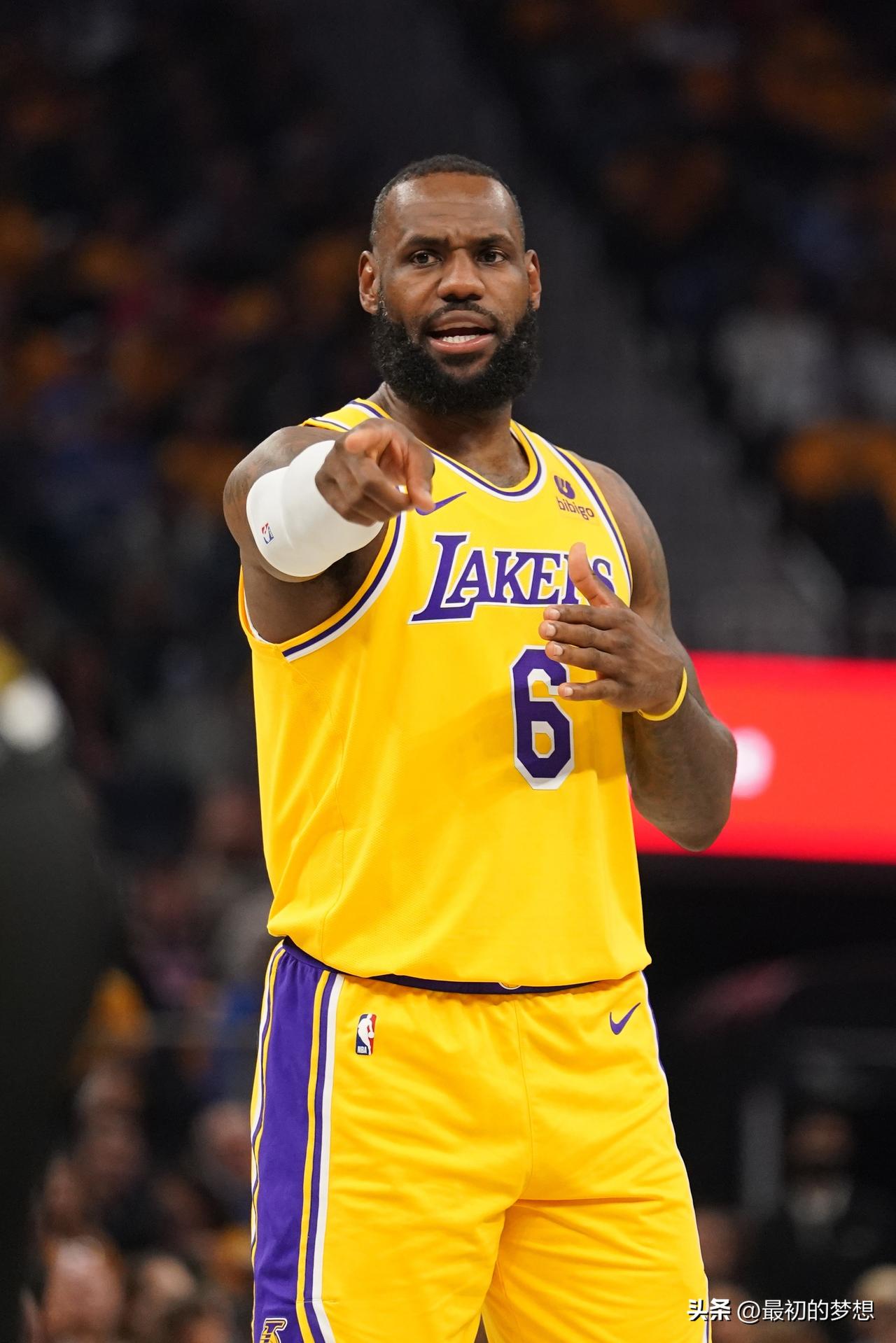 湖人本赛季能打进西决吗？我看还是有希望的！
 
核心阵容
 
东契奇：球队进攻核