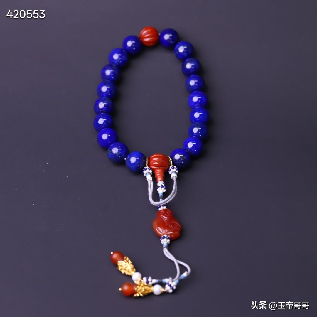旧藏 老青金石手持十八子 搭配玛瑙
规格：珠径1.4cm