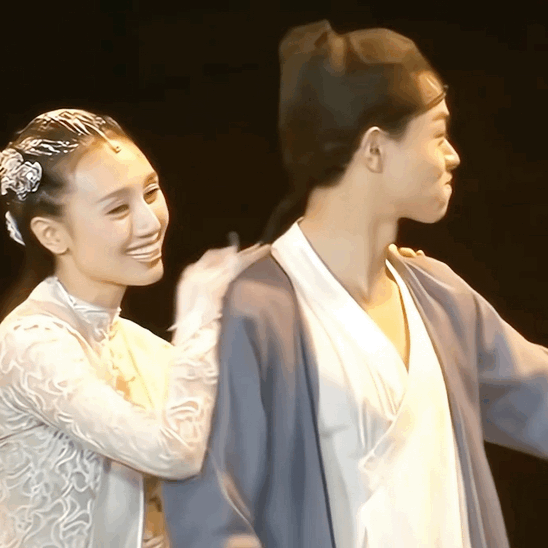 邢深你说你是许仙我可来劲了 从田沁鑫导演话剧《青蛇》中的许仙，到《枭起青壤》的邢