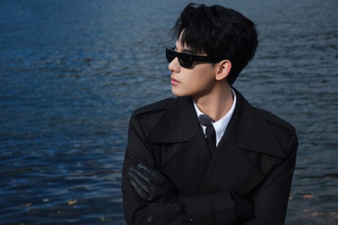 胡先煦唱歌走心走的是杀心胡先煦唱歌走心走的是杀心！明明唱的深情，演得却杀气腾腾，