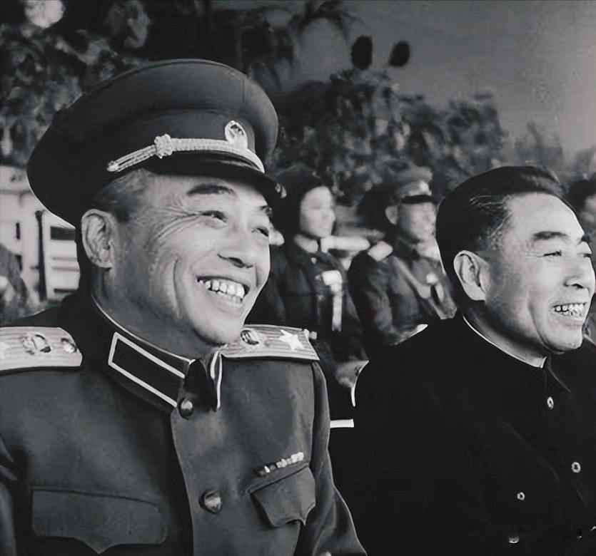 彭老总评价自己说：“我这个人，拿共产党员十条标准来衡量，还很不够，但有一条我是做