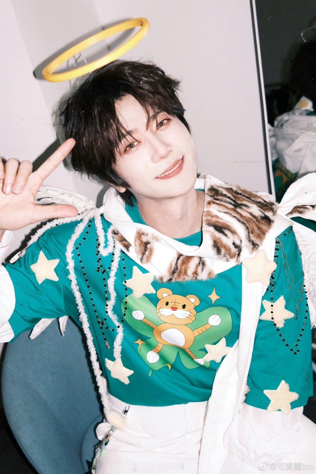 陆虎我们不说浪漫我们说TaT 陆虎新歌《相思病》太戳粉心了！TaT藏着台上台下互