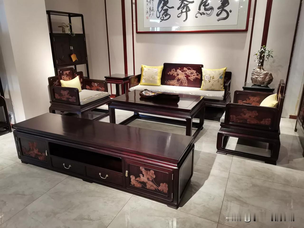 血檀，太喜欢了，越来越喜欢这样的实木家具，是不是小二哥年纪越来越大的原因？[捂脸