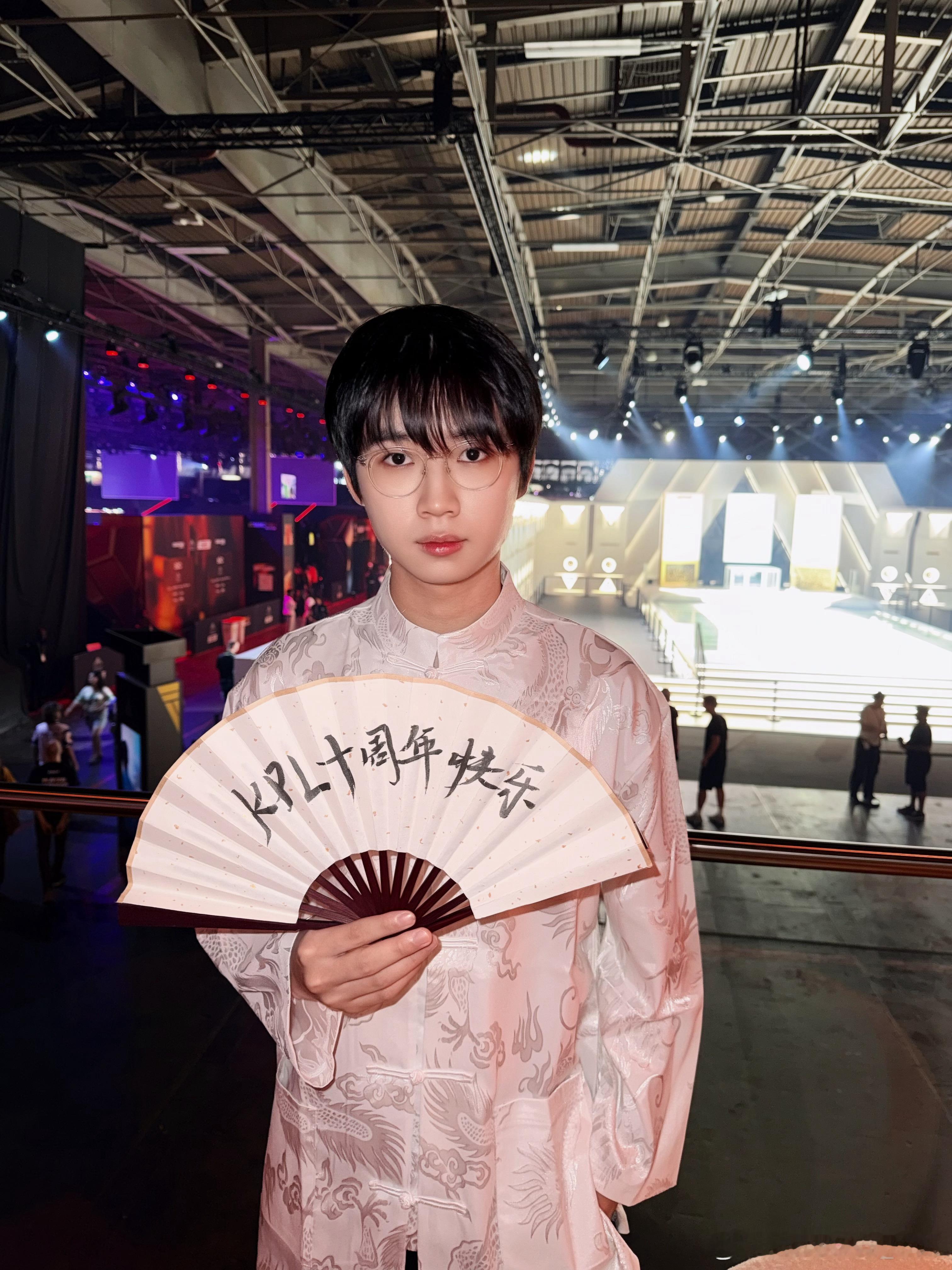 EWC26ewc虎啸四方 新鲜出炉的🪭，有人想要嘛 EWC久诚带你游巴黎久诚