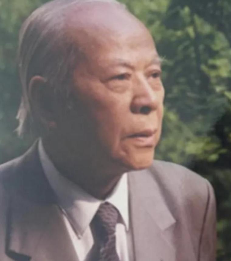 1985年，中国一高级干部访日期间，不顾多人劝阻非要去靖国神社，回国后就被中纪委