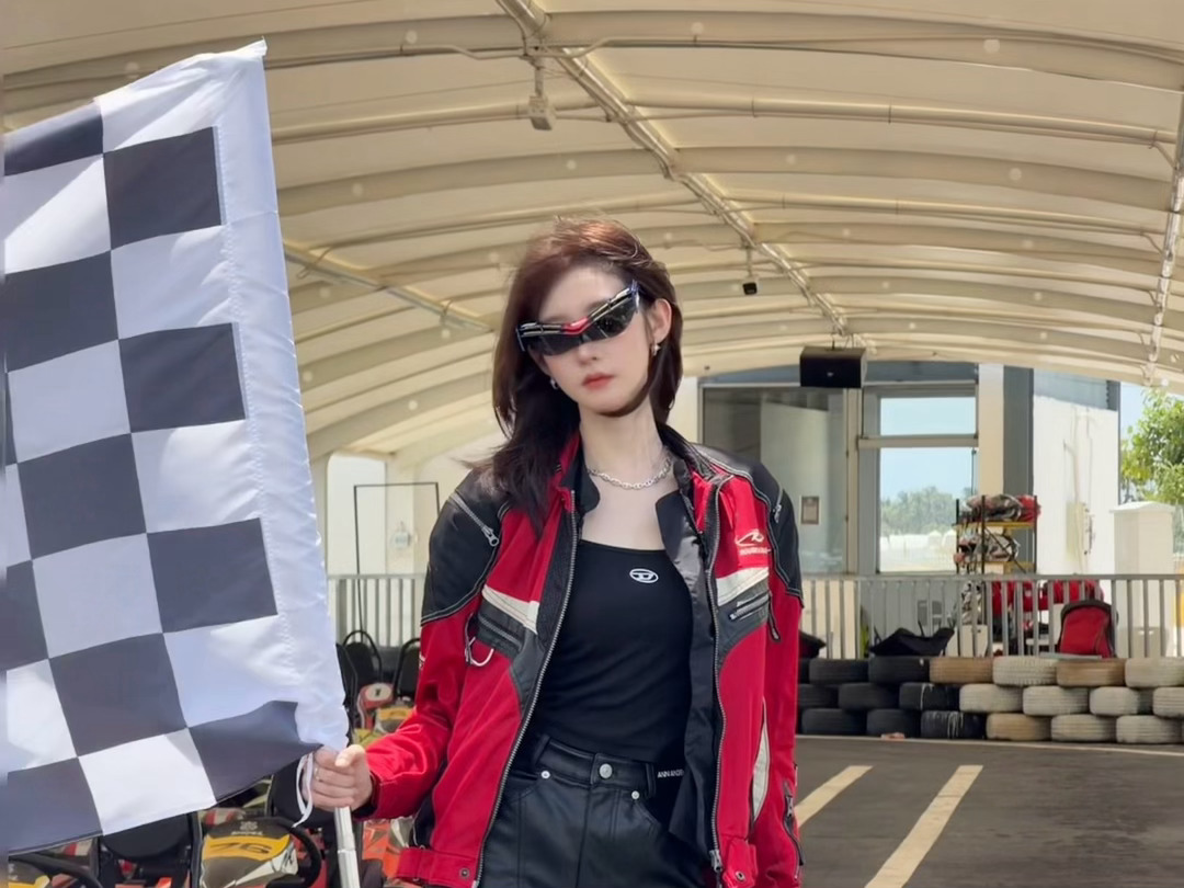 张艺凡萌成啥样了被张艺凡大屏萌一大跳 大屏怼脸那一幕我真的反复拖回去看！张艺凡戴