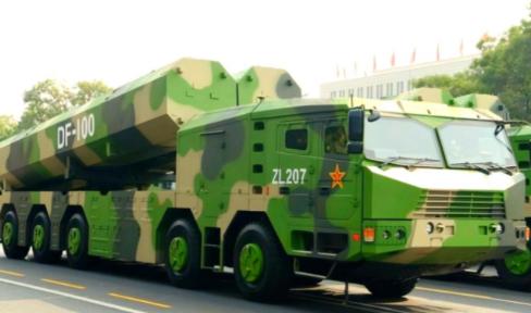 中国突然亮出“决战大杀器”！美国岛链基地，全在射程内

央视这回公开的东风-10