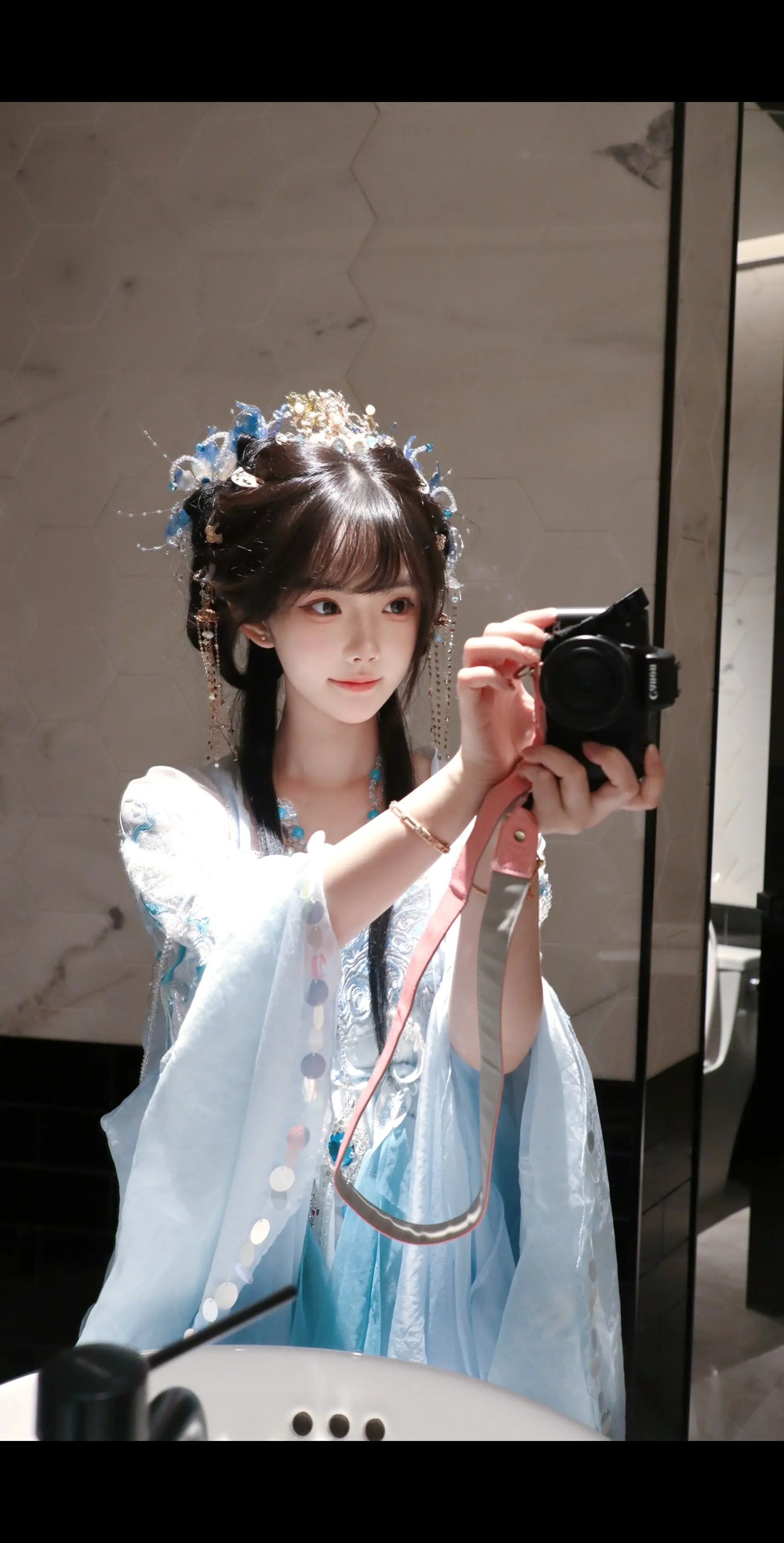 我本是师门活泼可爱的小师妹 却被诡计多端的同门所害 同门欺我 逐我出师...