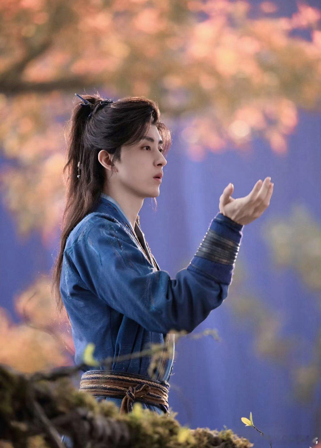 敖瑞鹏演爽了被发现了别人拍戏本本分分，他倒好，直接演得尽兴，状态完全放开。敖瑞鹏