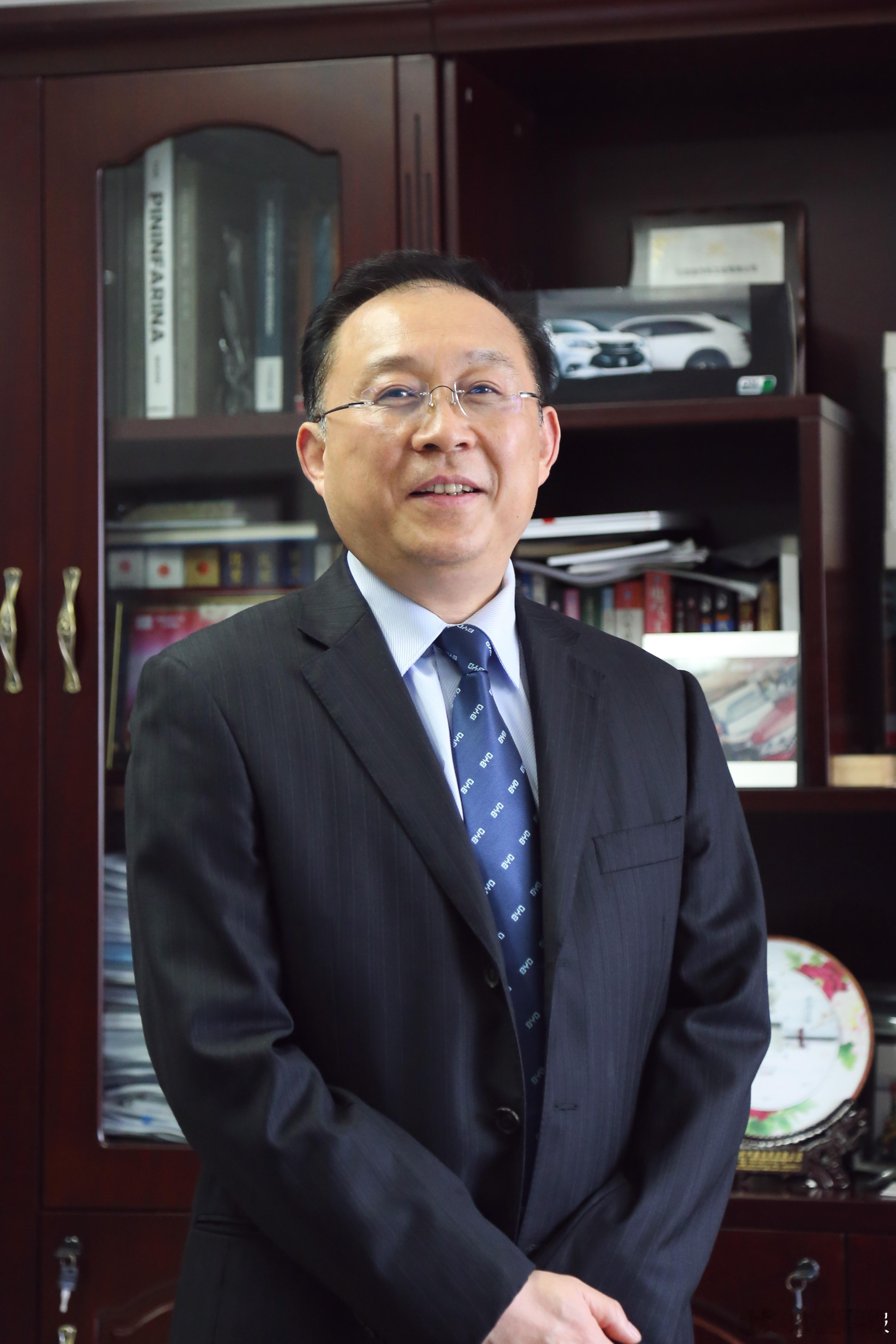 比亚迪廉玉波当选中国工程院院士！国家卓越工程师、比亚迪首席科学家、汽车总工程师、