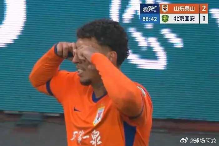 北京时间3月14日15:30，中超第2轮，山东泰山主场对阵北京国安。谢文能第49
