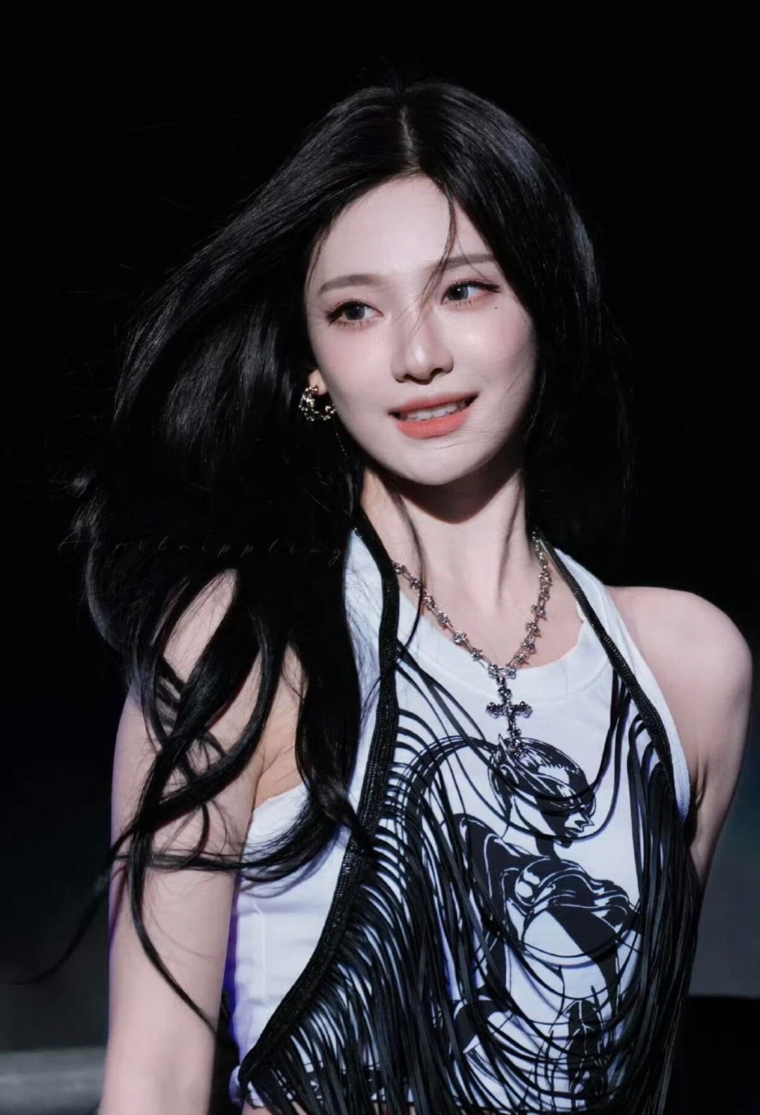 宁艺卓弄丢了30多副耳机哈哈~原来是耳机绝缘体宁艺卓啊🤓 
