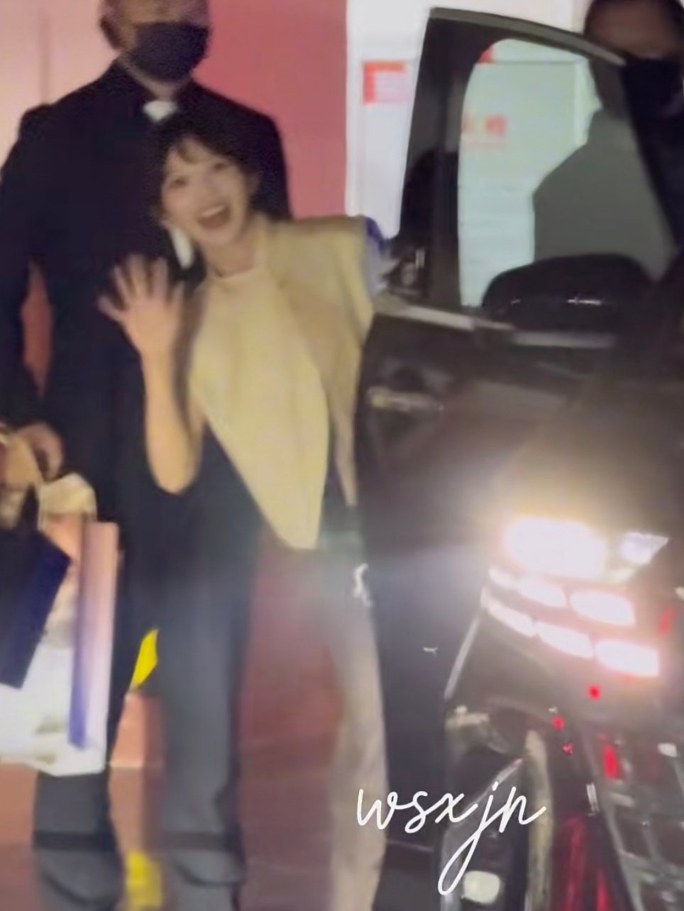 爸爸妈妈我合照呢 