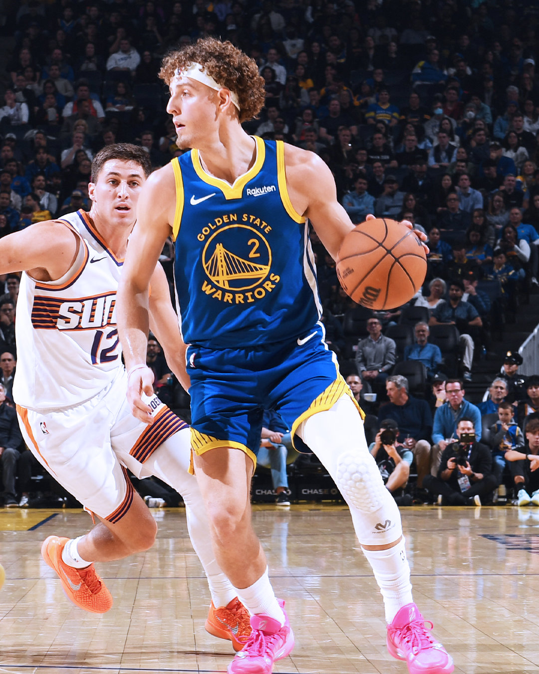 波齐姆斯基13分，4助攻，2篮板，1抢断。勇士战胜太阳 ​​​