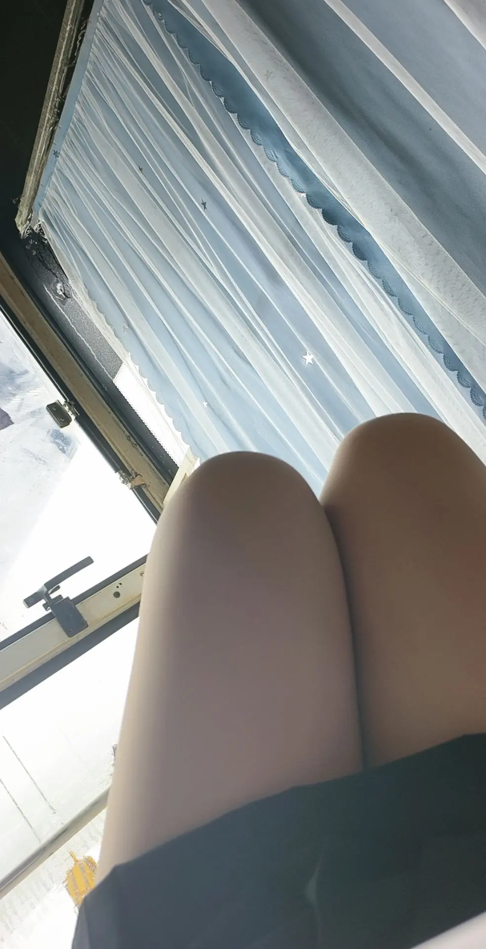 有些人在你生命里出现了一阵子却让你牵挂了一辈子。 有些不一定得到才会开...