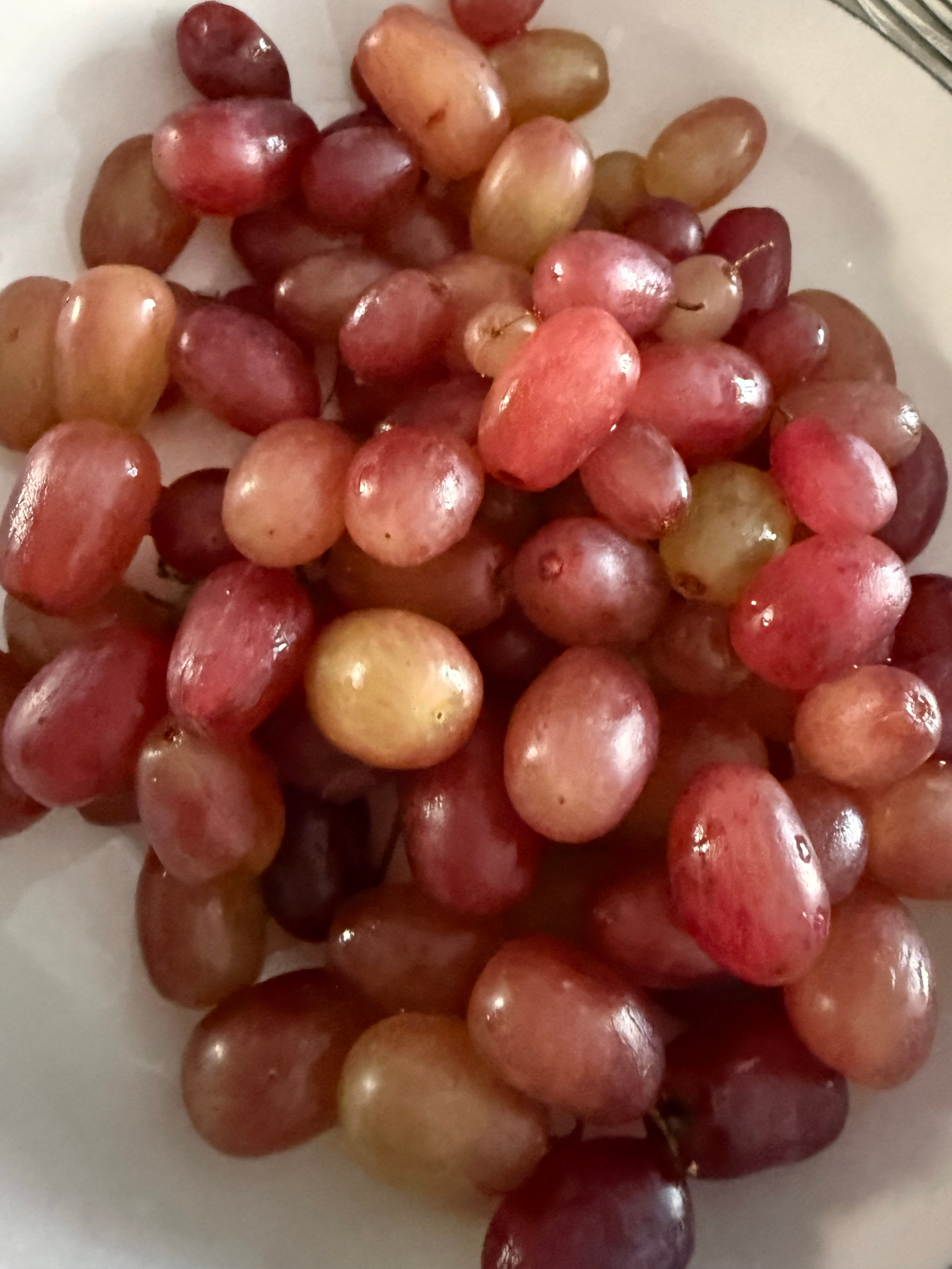 挨完骂给我吃提子🍇