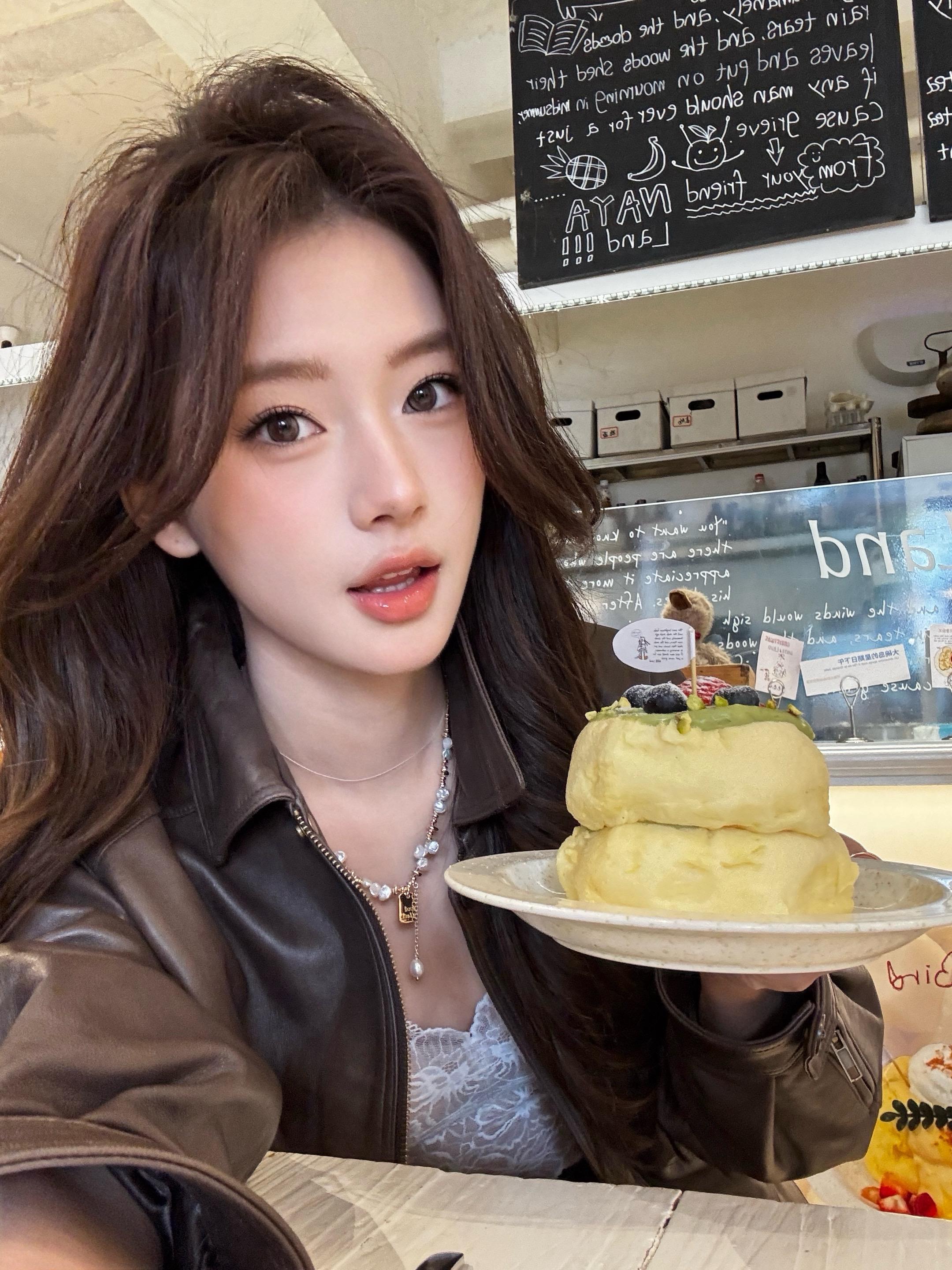 你说我自以为是。