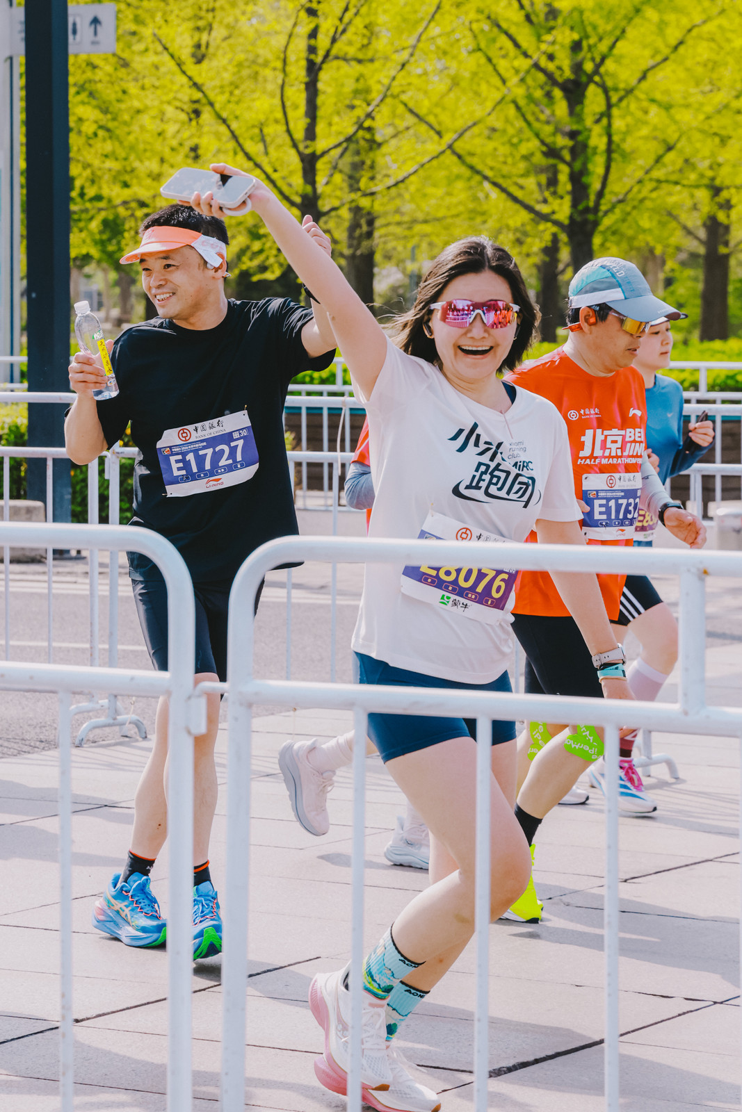 小米YU7北半马领跑去年北京半马，保时捷承包全场，Taycan领跑。今年北京半马