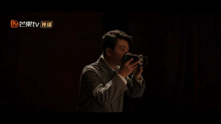 好好的时光父母爱情吻戏被梅婷田雨这对中年爱情狠狠戳中！舞台上的苏小曼光彩依旧，台