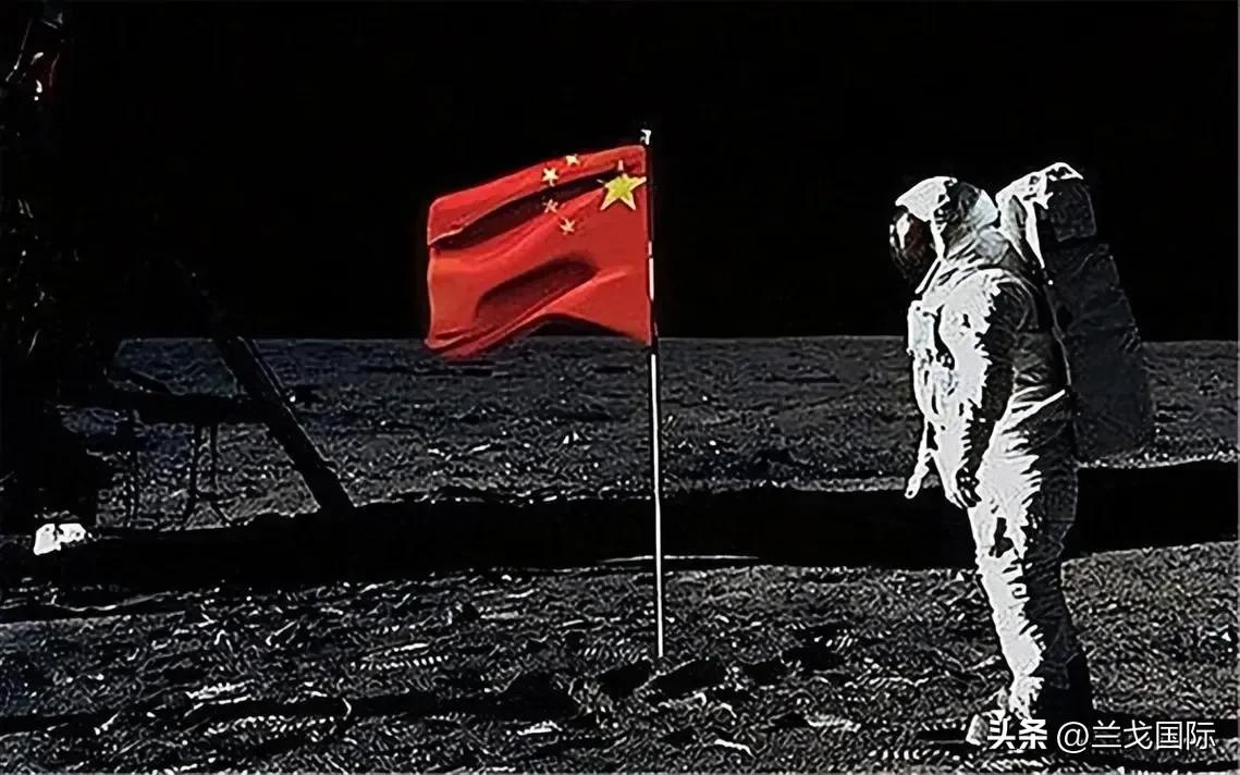谁能说一下中国人第一次踏上月球是什么感觉？
我们的宇航员向全世界说的第一句话会是