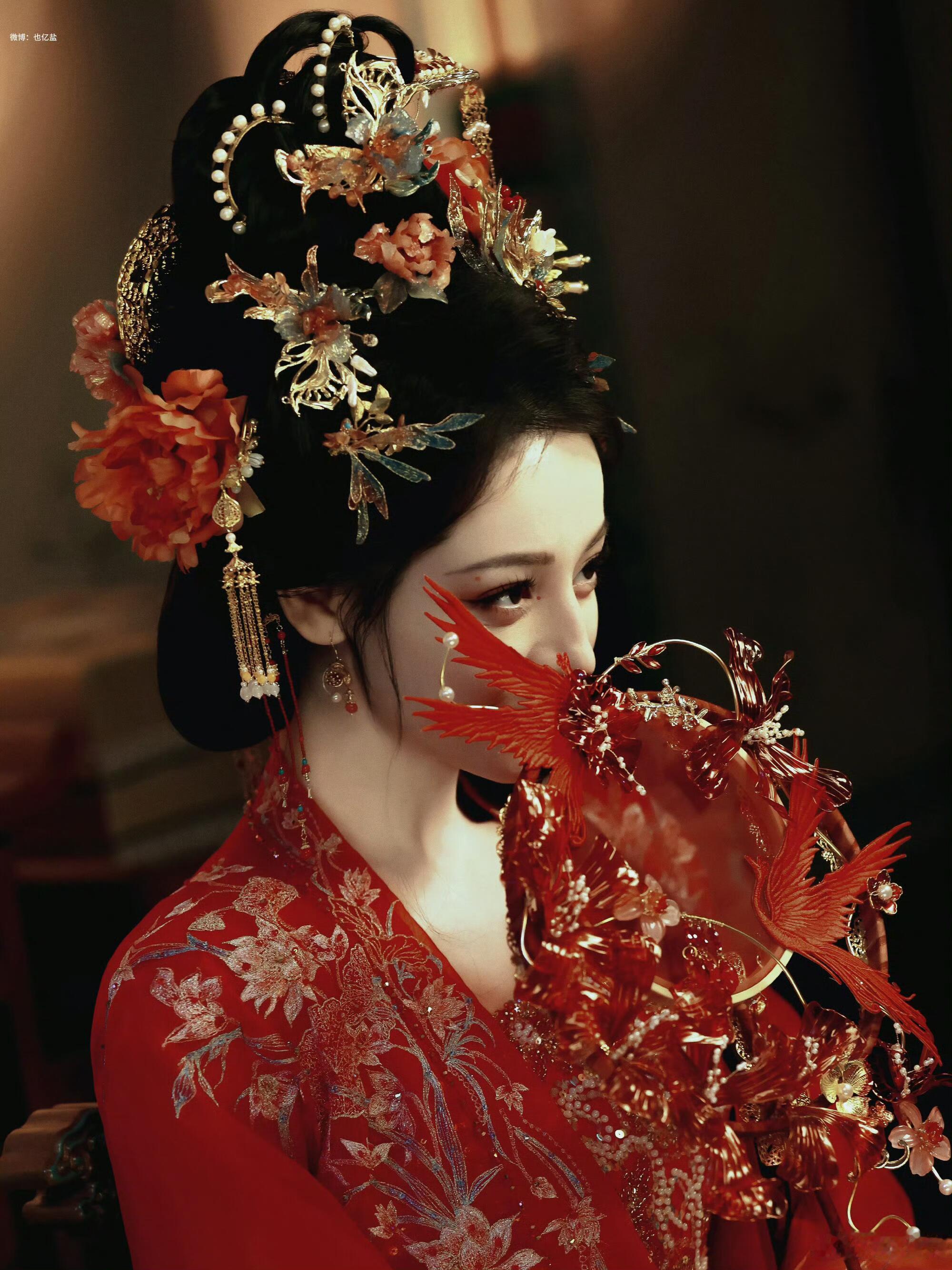 迪丽热巴花魁妆火到AI界了真的美到 AI 都要抄作业的程度！迪丽热巴这花魁妆一出