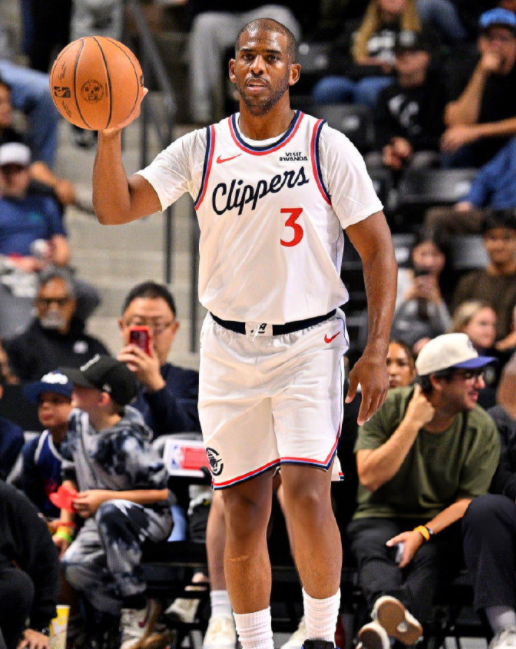 快船官方:“我们将与克里斯·保罗分道扬镳，他将不再是团队的一员。我们将协助他规划