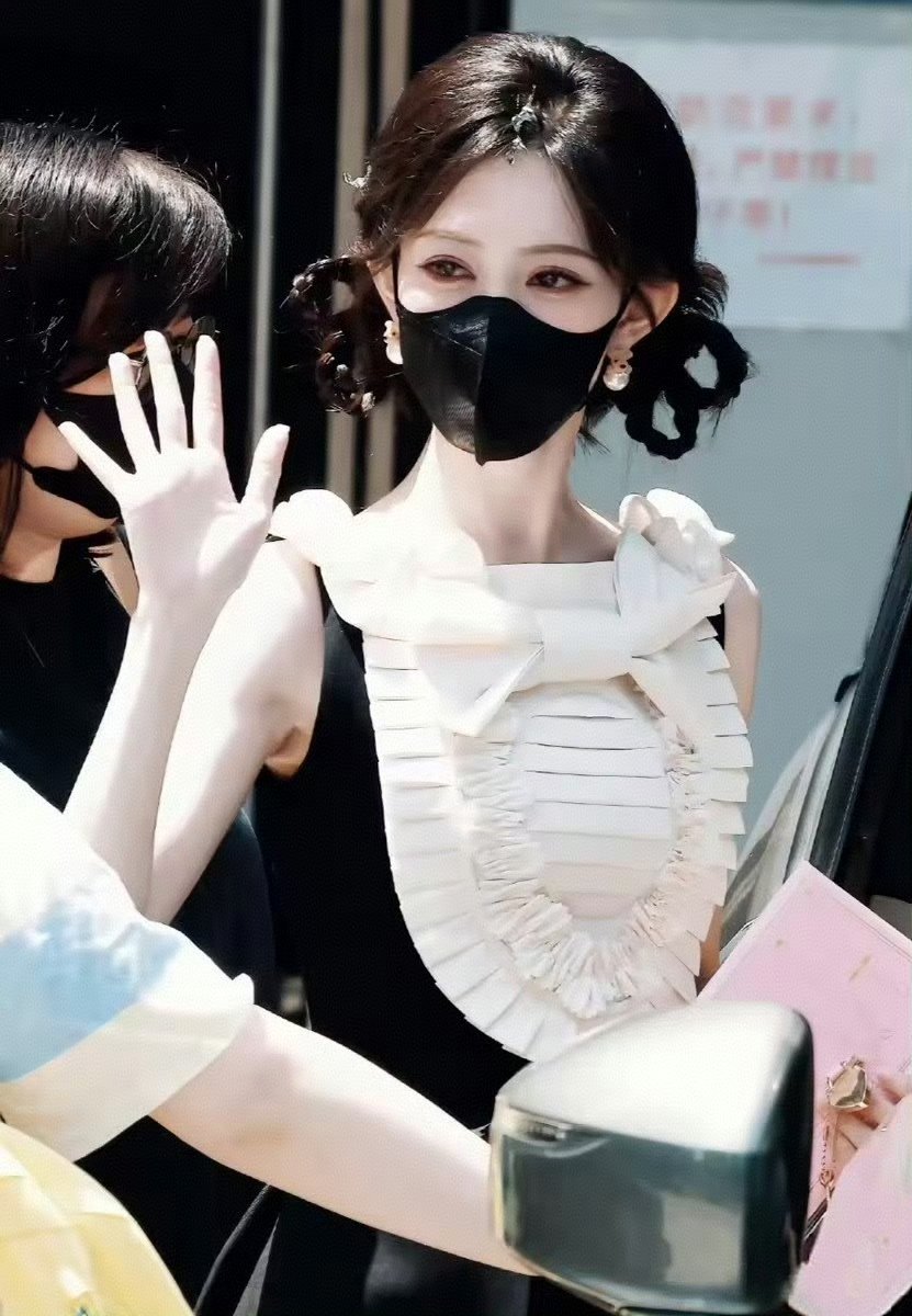 孟子义爱心双麻花辫孟子义萌成啥了 你好星期六 哈哈！孟姐扎着爱心双麻花辫闪亮登场