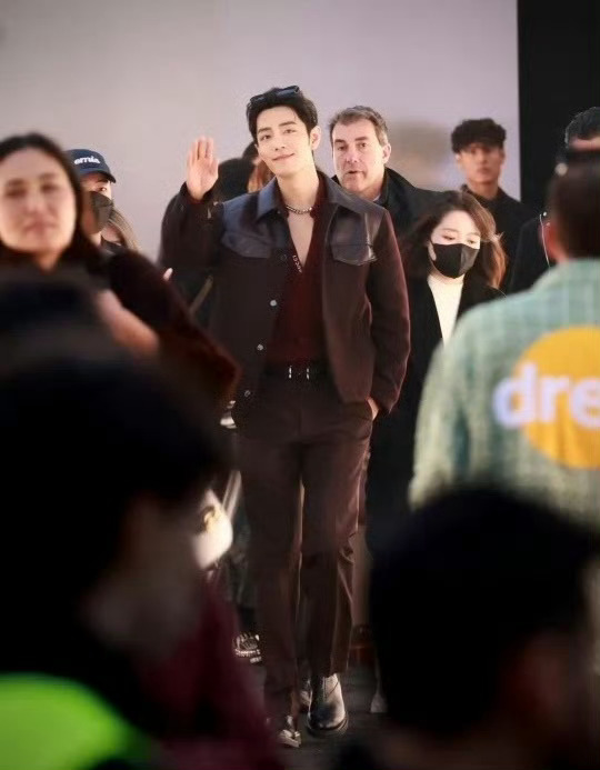 米兰时装周最闪耀的星呀！超级无敌帅！肖战Gucci看秀待遇◎肖战