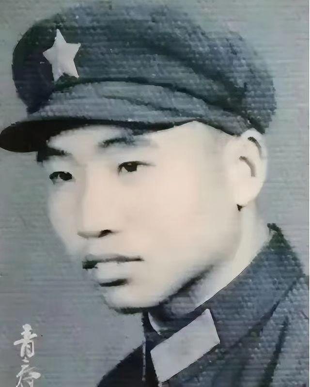 “他的眼睛是睁着的！”1984年，一位对越自卫反击战的女护士，看着眼前的“遗体”