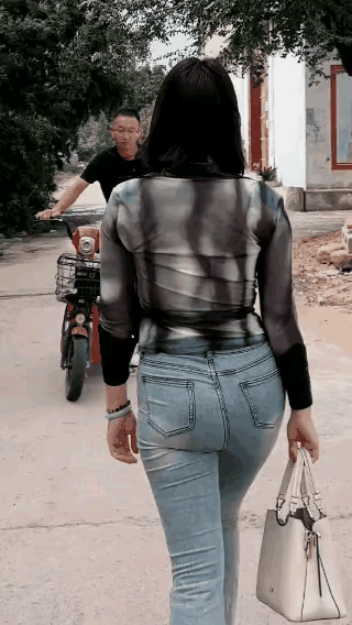 魂儿走了！
没见过女人，没见过肥臀的女人，更没见过如此好脾气的女人，哪知道人家给
