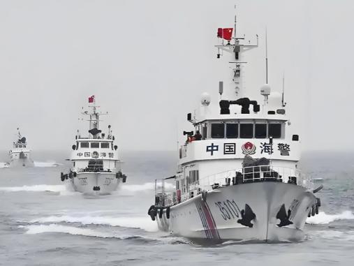 当着台海巡船的面，大陆海警拿起高频话筒，说出了两句台方从未公开听到过的话。宣判了