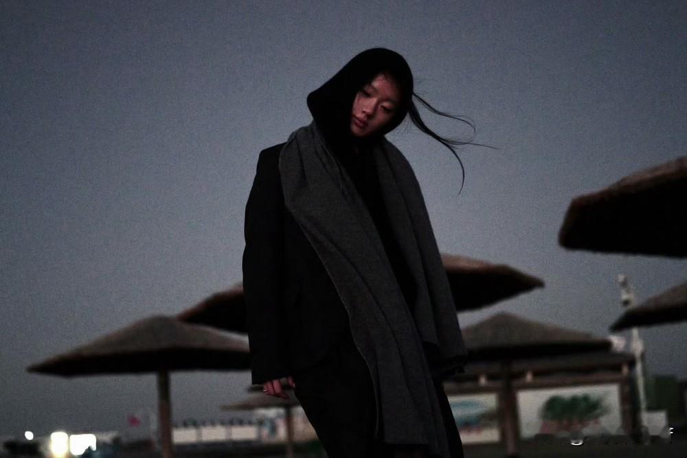 说单依纯咬字黏糊、不清楚、乐评界的通病，中国式的误区：我们太看重词了，太看重字正