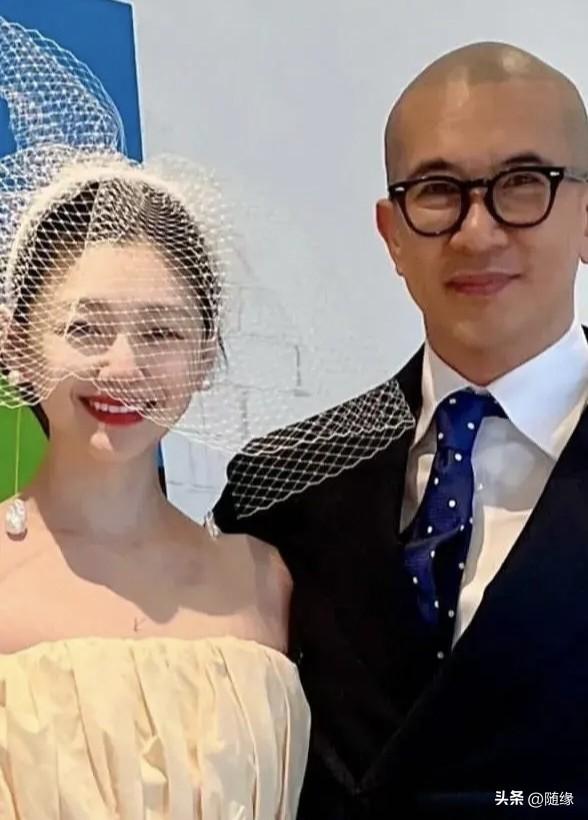 大家都低估具俊晔“深情”了！
他透过韩媒爆料，大S刚嫁给具俊晔时，身体状况就已经