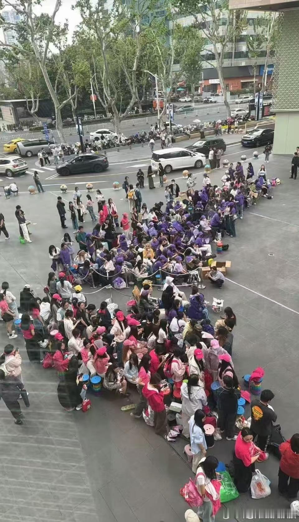 热巴邓为线下活动人气迪丽热巴邓为线下人气迪丽热巴邓为线下人气，哇塞，