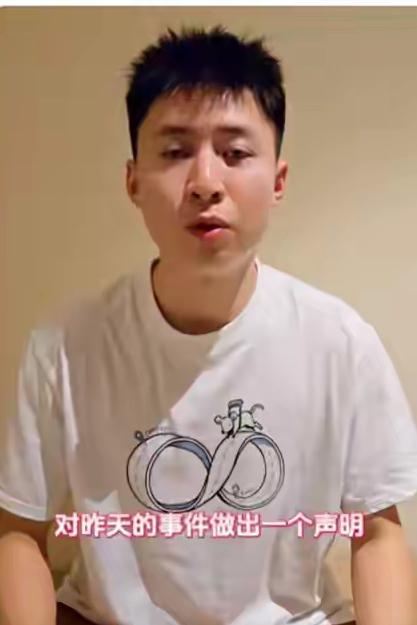 运动员离开国家队，
自主创业搞网络直播，
其实是个不容易的事情。

刘丁硕表示：