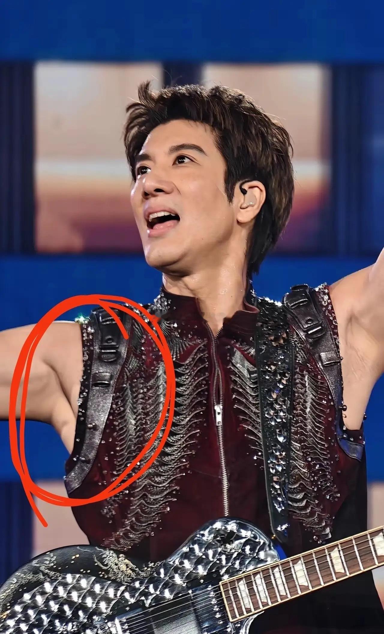 王力宏摔了，我不意外！但是，当他抬起手臂的瞬间，我还是被震惊到了，我万万没想到，
