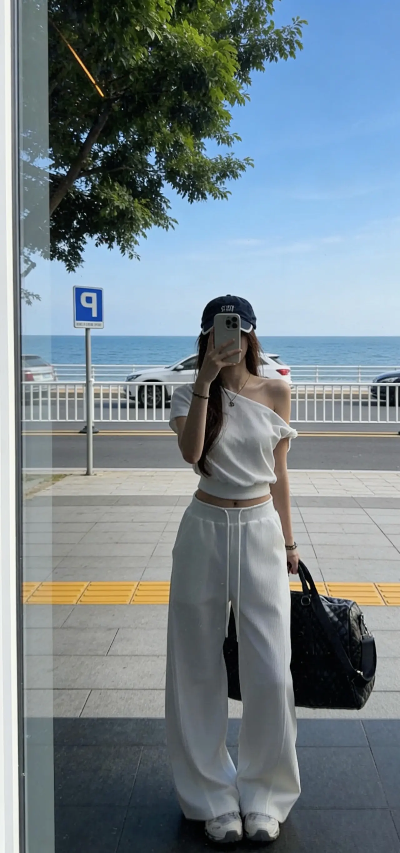 幼稚的人听情话 成熟的人看细节 空口无凭的话太廉价 行动比画大饼更让人...