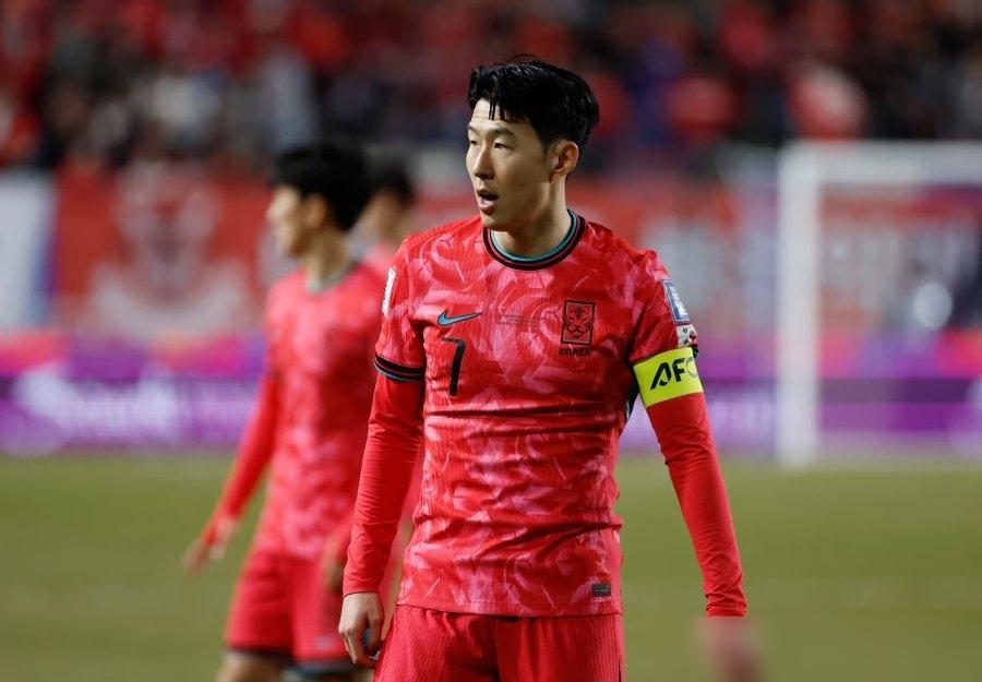 0-1，南非队。
韩国队的世界杯，很可能又结束了。

孙兴慜，第一次在世界杯上坐