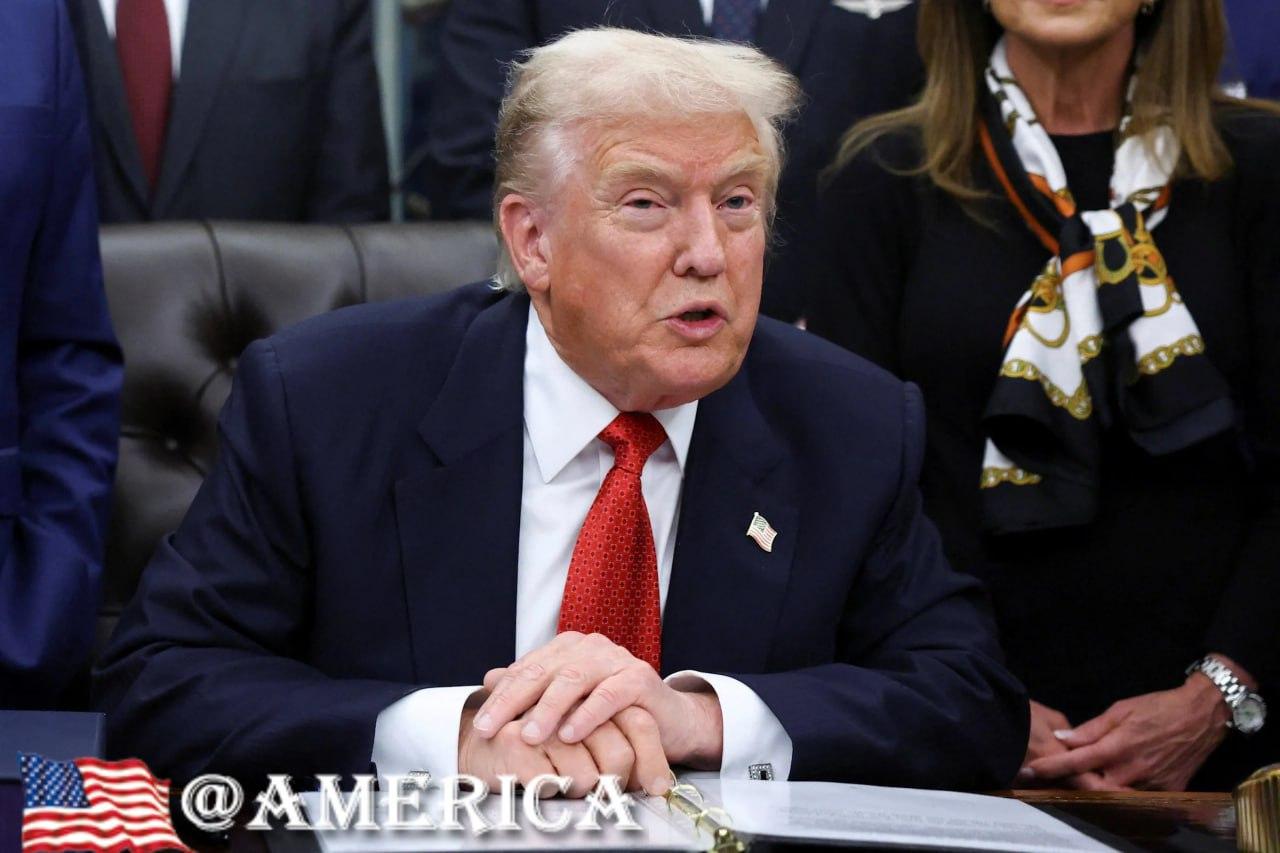 特朗普向共和党议员施压，埃普斯坦新曝光的电子邮件加剧了有关档案问题的争论。实时更