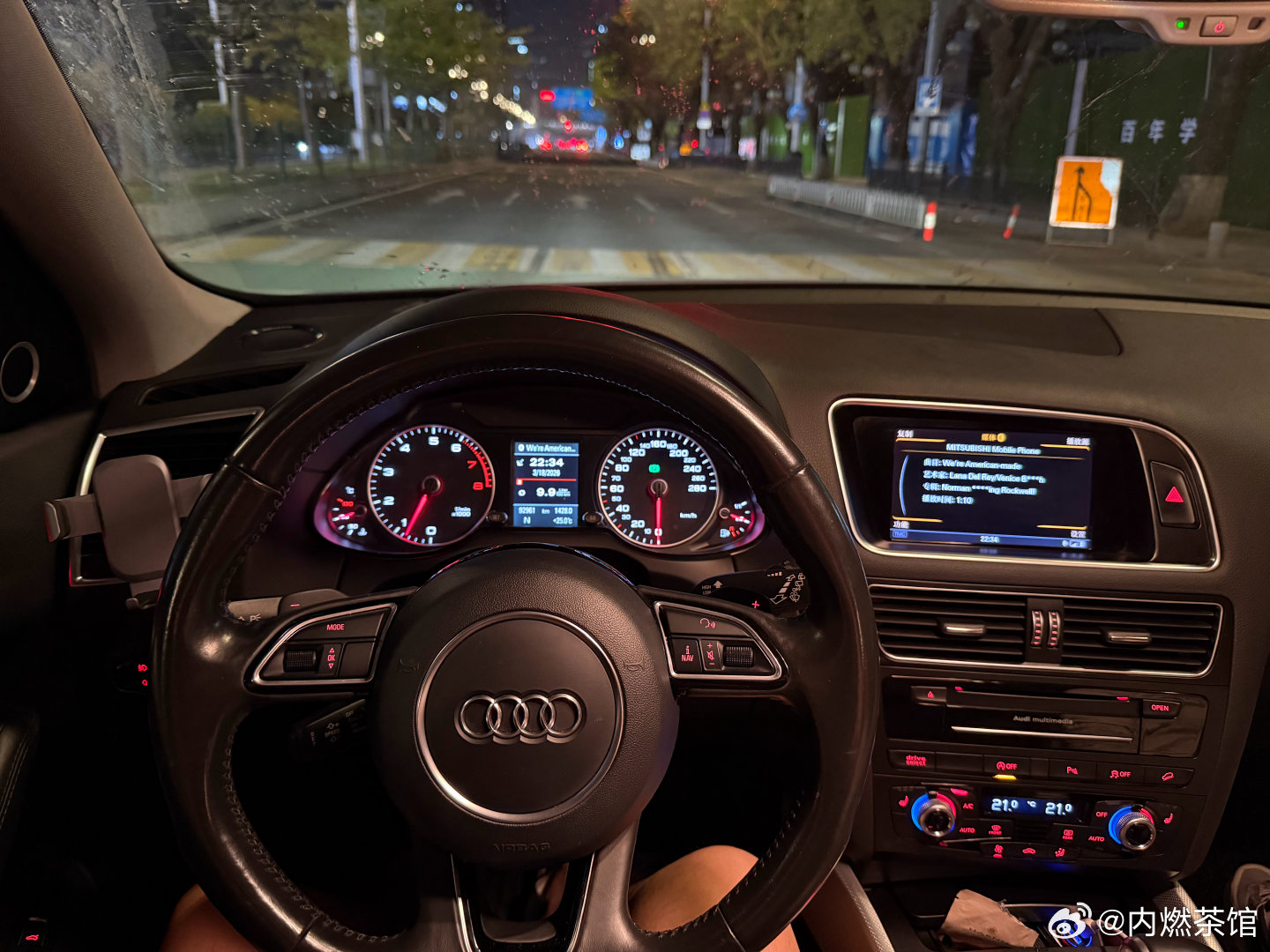 3升Q5买回来之后已经跑完了一个保养周期，接替了E350 Coupe由家人自用，